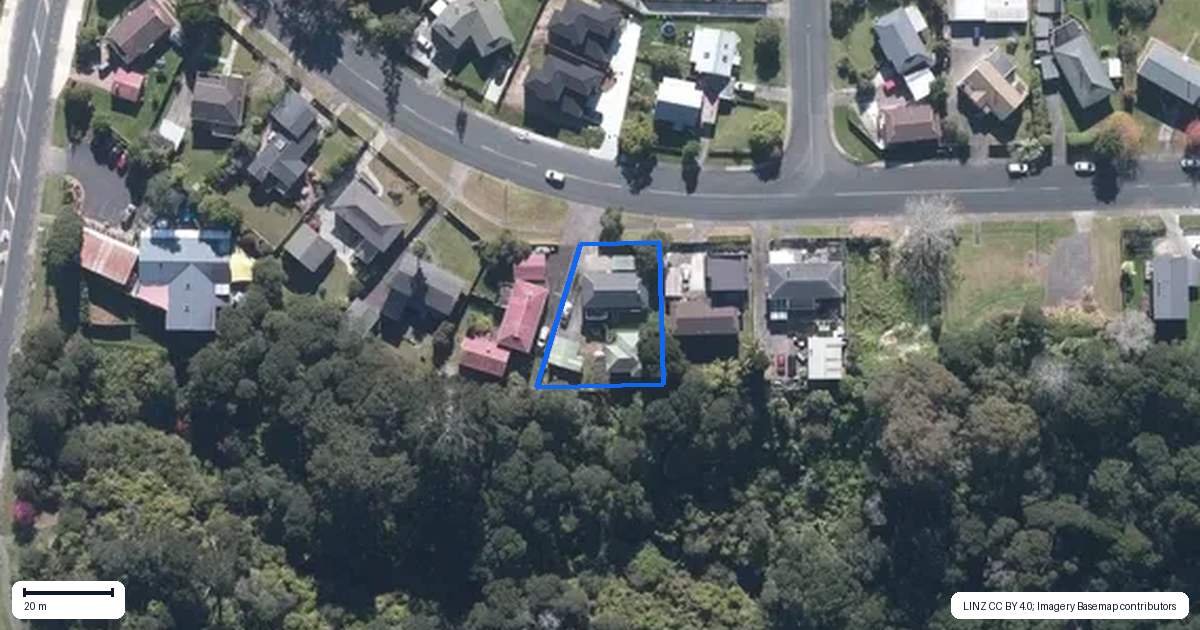Property context map for 13 West Harbour Drive, West Harbour, Auckland