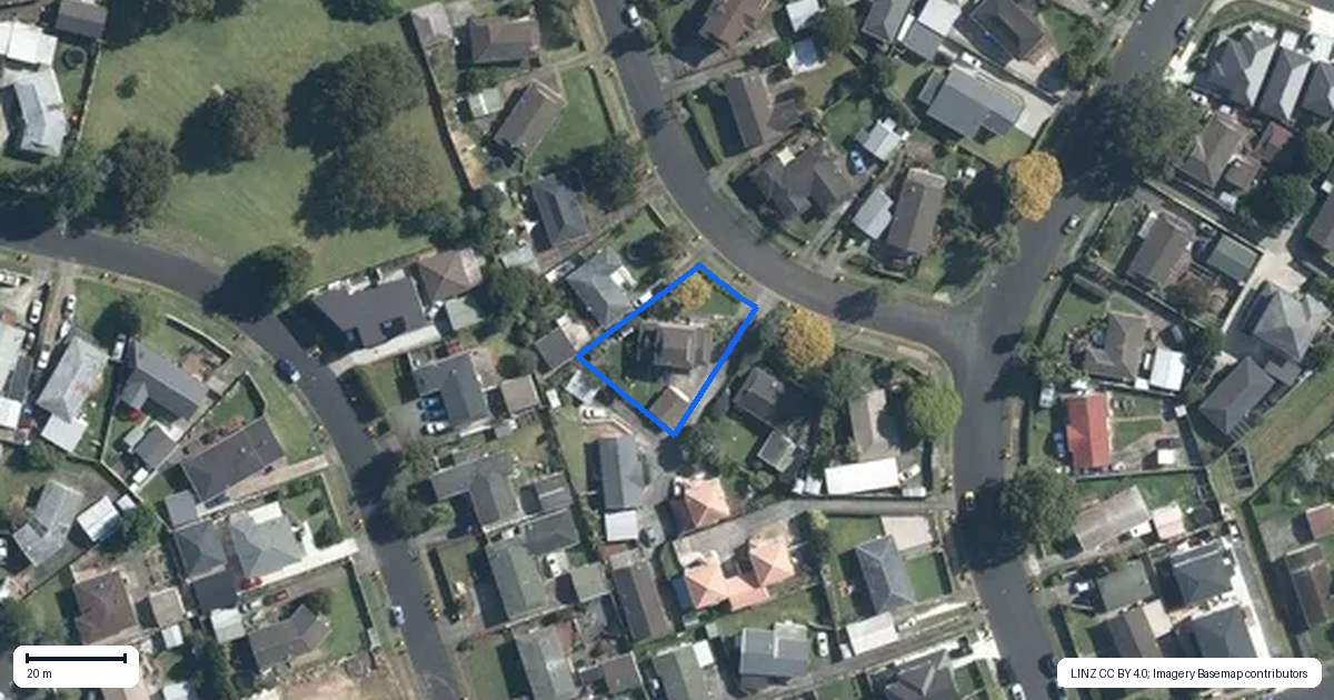 Property context map for 8 Lisa Rise, Half Moon Bay, Auckland