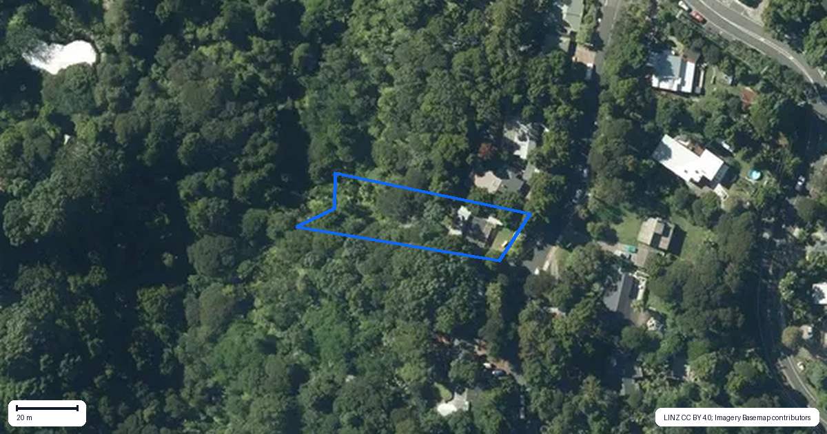 Property context map for 7 Minnehaha Avenue, Titirangi, Auckland