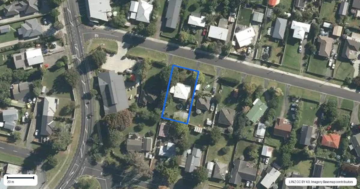 Property context map for 6 Albert Street, Riverhead