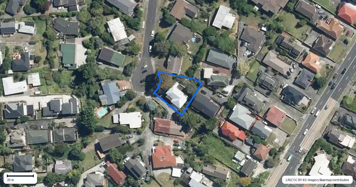 Property context map for 32 Eaton Road, Hillsborough, Auckland