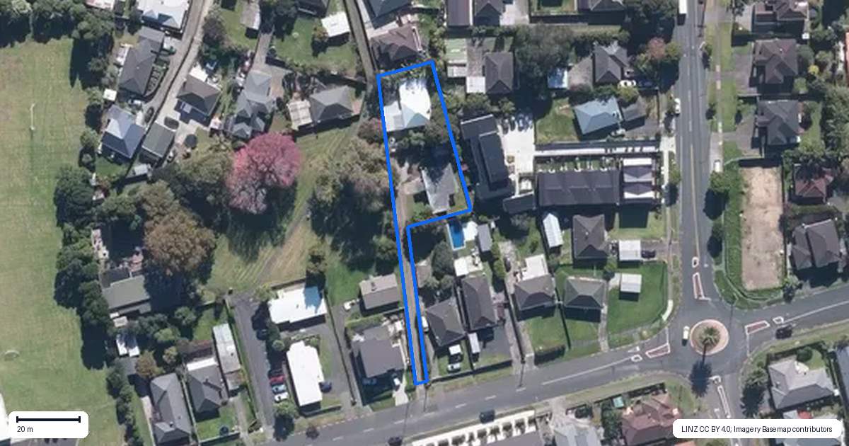 Property context map for 22 Harbour View Road, Te Atatu Peninsula, Auckland