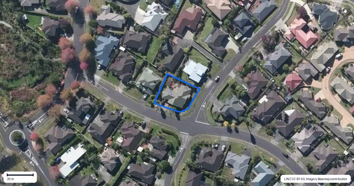 Property context map for 13 Zeus Avenue, Henderson, Auckland