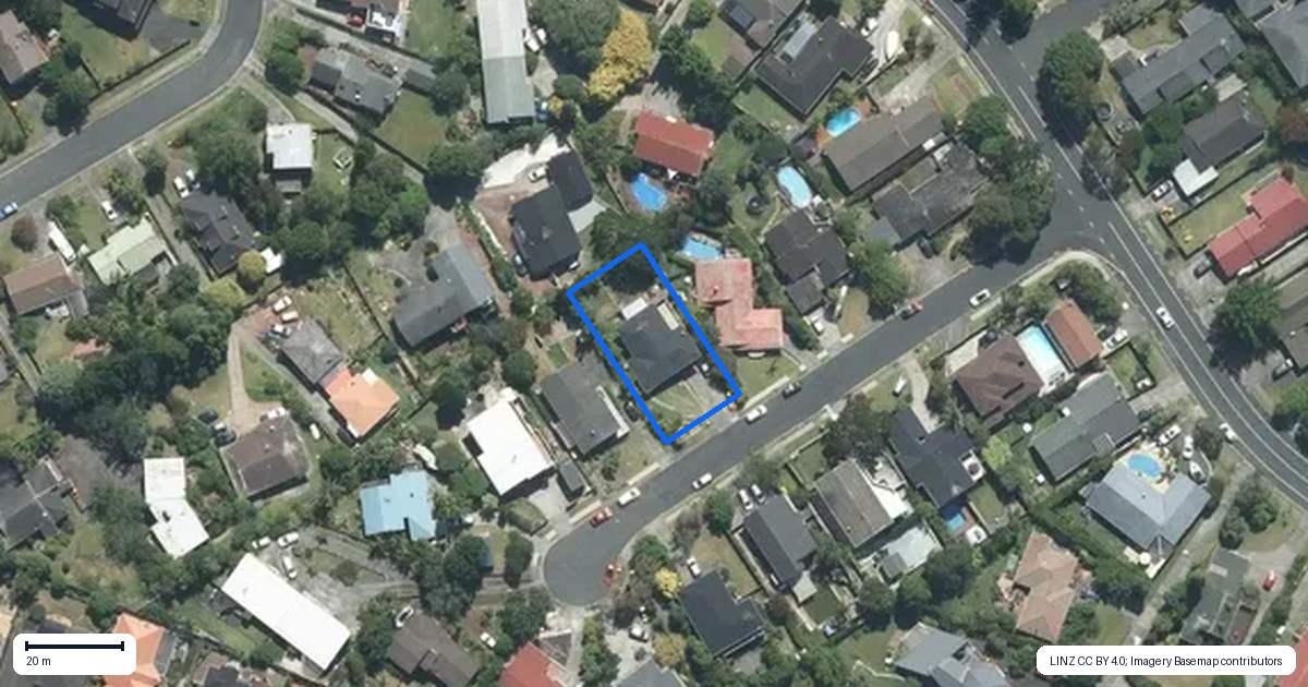 Property context map for 7 Valdese Rise, Browns Bay, Auckland
