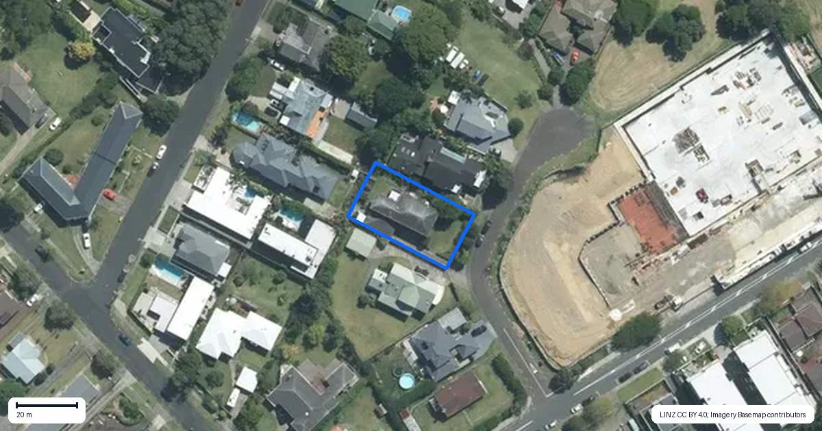 Property context map for 8 Ander Place, Takapuna, Auckland