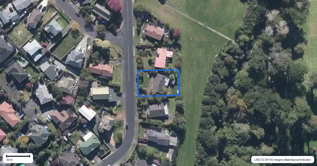 Property context map for 45 Vintage Drive, Henderson, Auckland