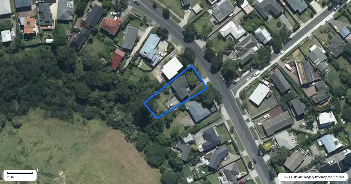 Property context map for 15 Apirana Avenue, Glen Innes, Auckland