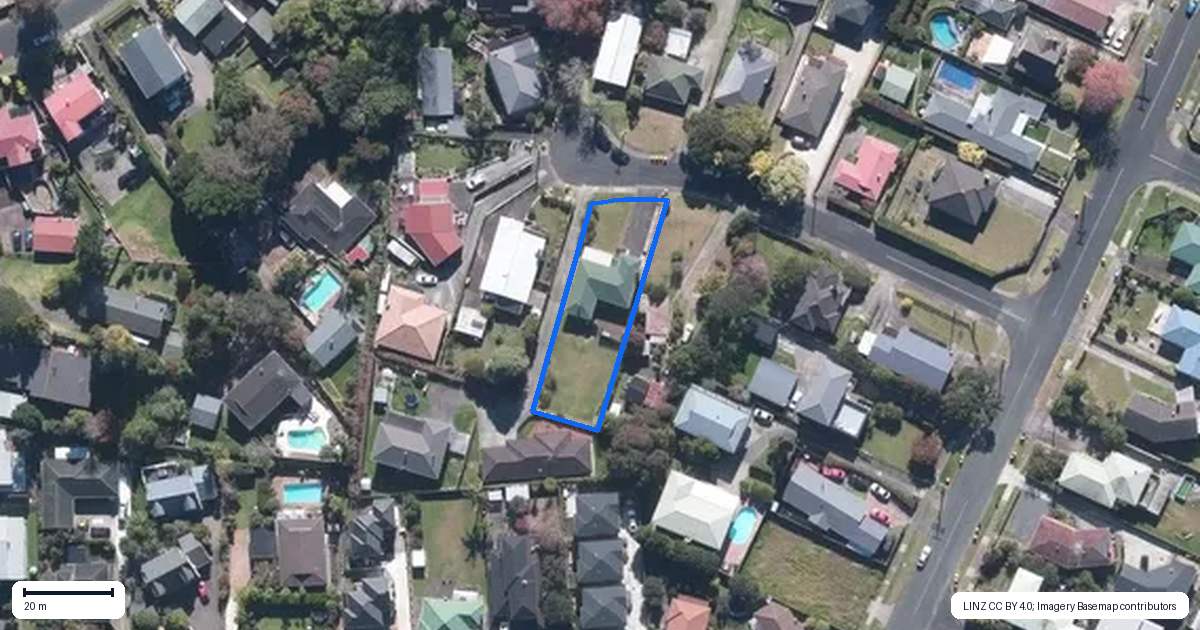 Property context map for 4 Christina Avenue, Te Atatu South, Auckland