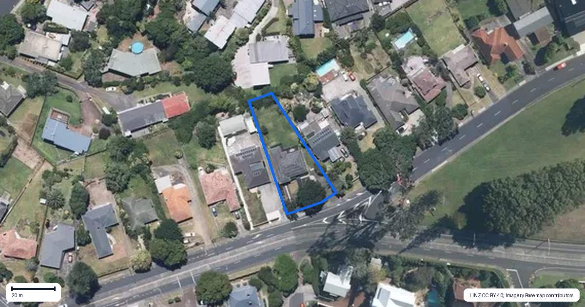 Property context map for 35 Ridge Road, Howick, Auckland