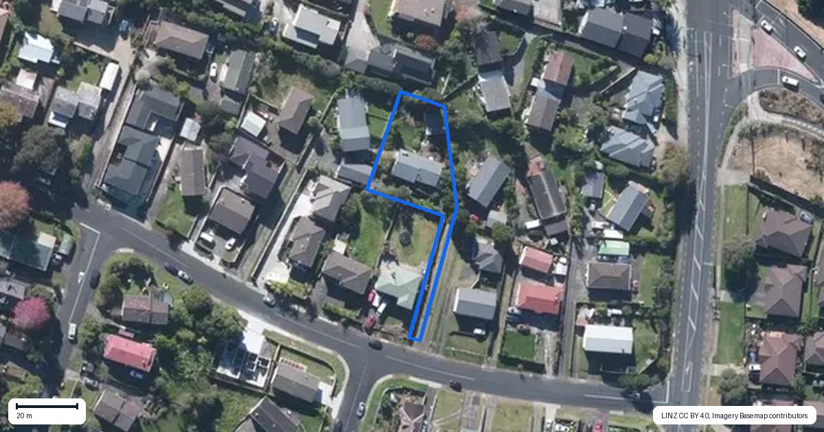 Property context map for 15 Helleur Road, Massey, Auckland