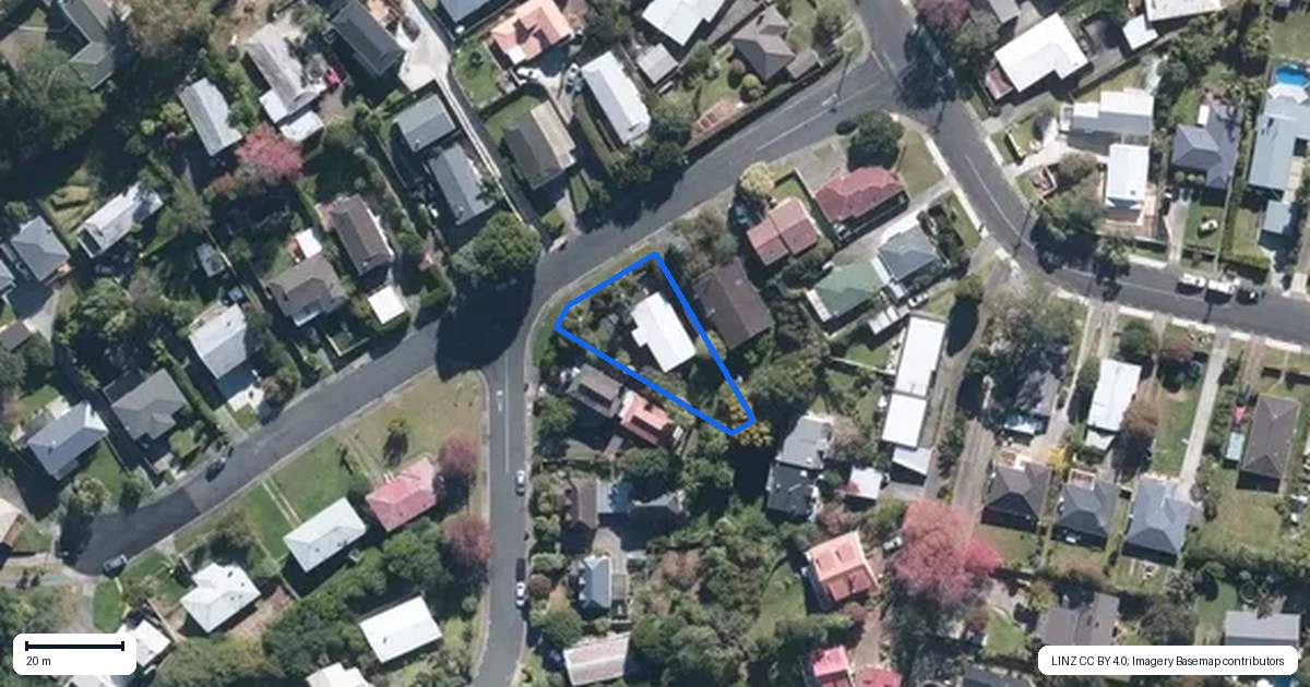 Property context map for 6 Sispara Place, Beach Haven, Auckland