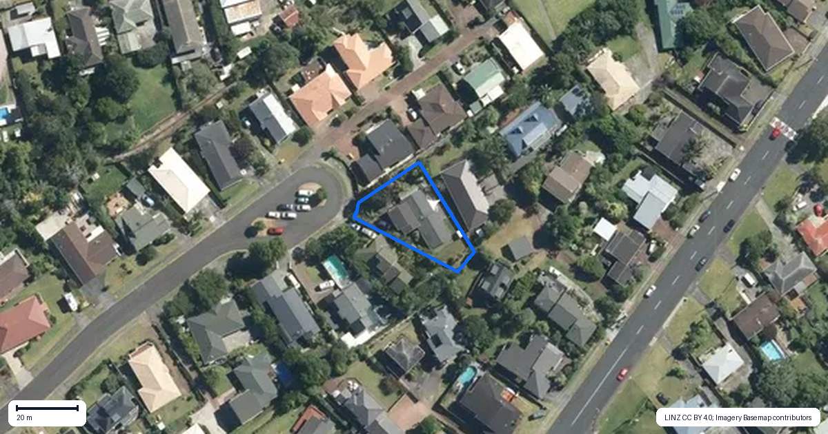 Property context map for 43 Taupiko Place, Green Bay, Auckland