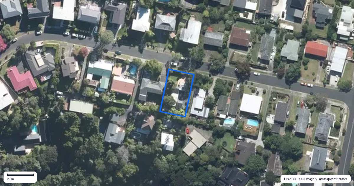 Property context map for 22 Barlow Place, Chatswood, Auckland