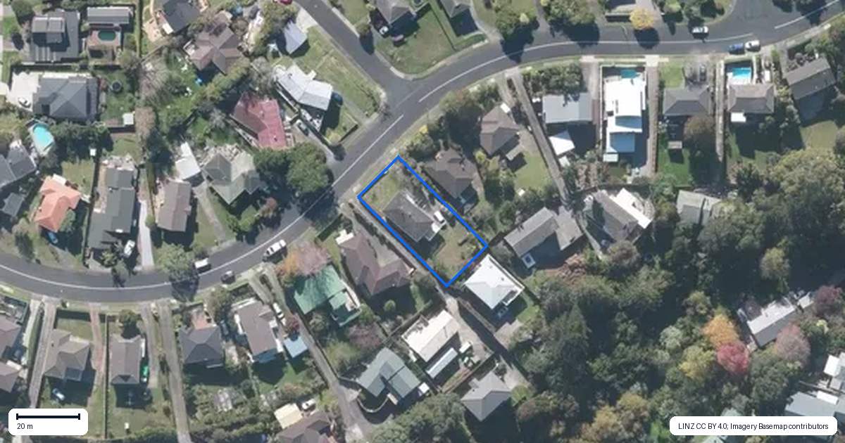 Property context map for 61 Advene Road, Cockle Bay, Auckland