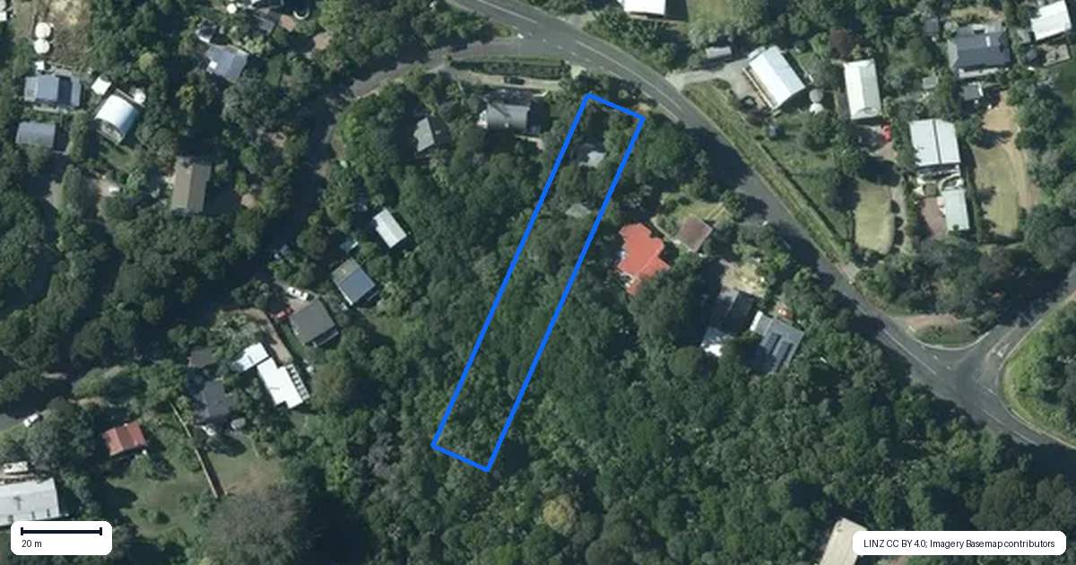 Property context map for 90 Queens Drive, Oneroa, Waiheke Island