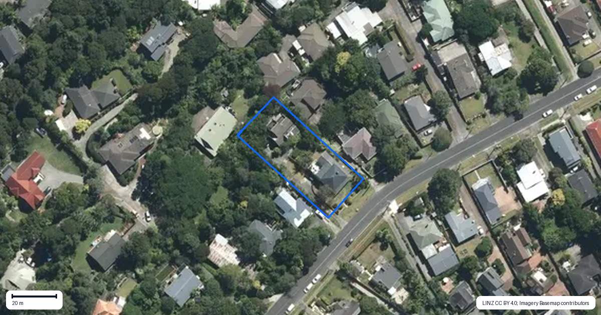 Property context map for 15 West Lynn Road, Titirangi, Auckland