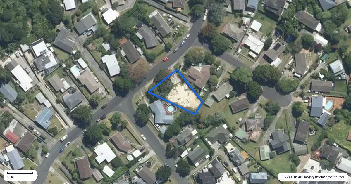 Property context map for 14 Powrie Street, Glenfield, Auckland