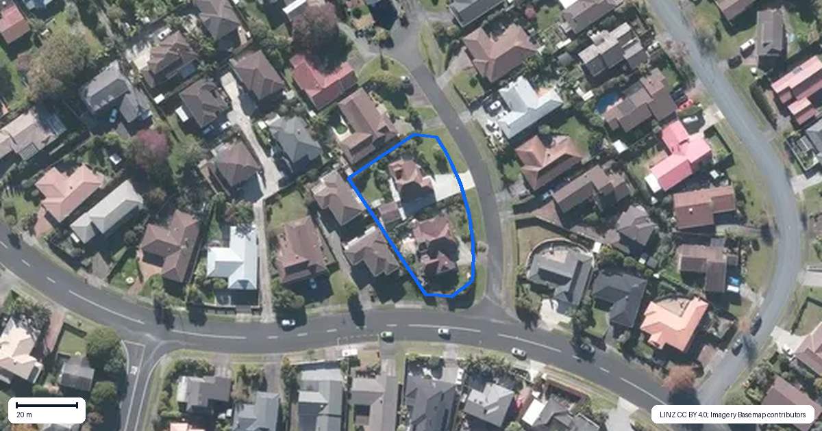 Property context map for 4 Citation Way, Botany Downs, Auckland