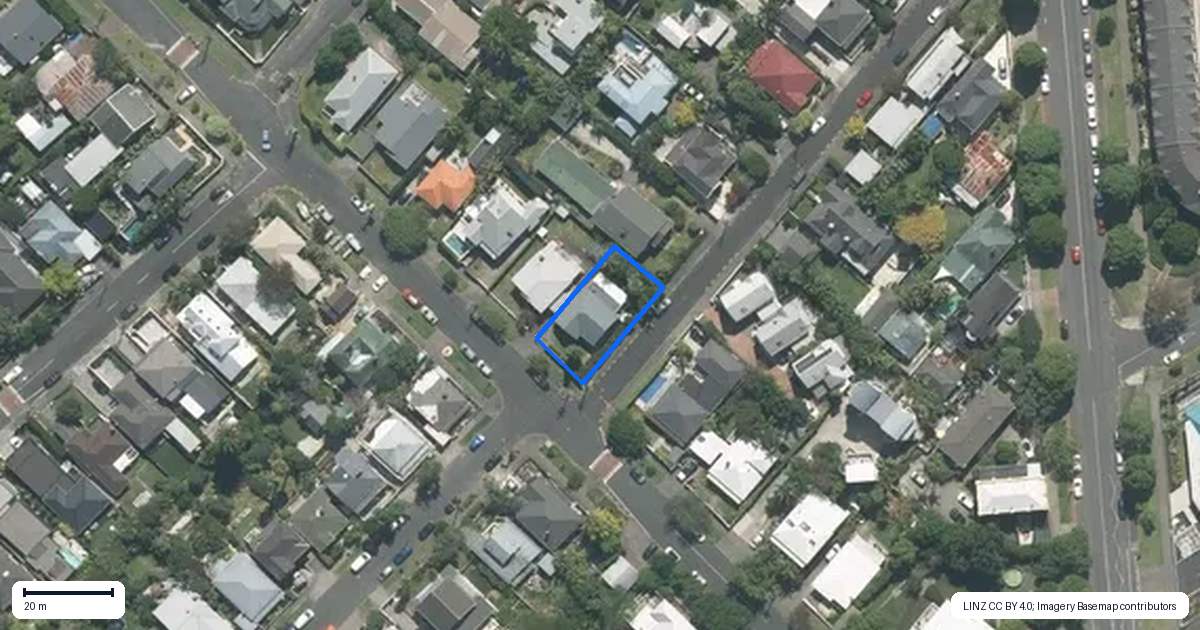 Property context map for 33 Warnock Street, Westmere, Auckland