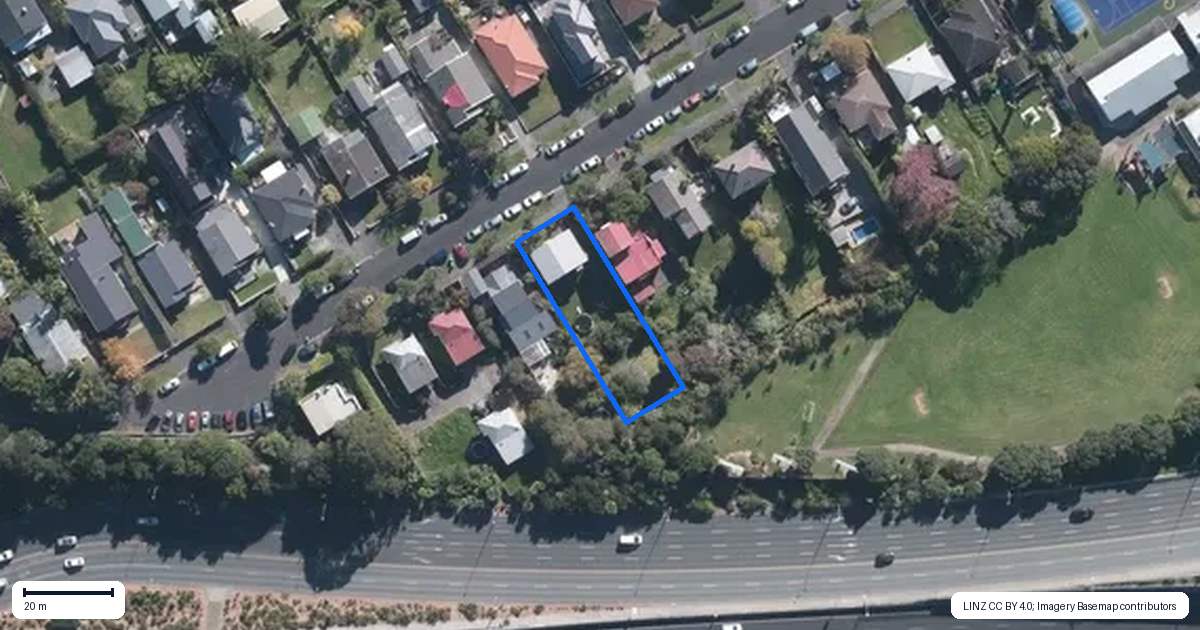 Property context map for 38 Montrose Street, Point Chevalier, Auckland