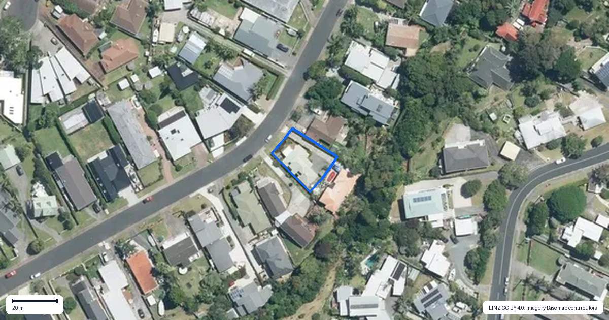 Property context map for 64 The Circle, Manly, Whangaparaoa