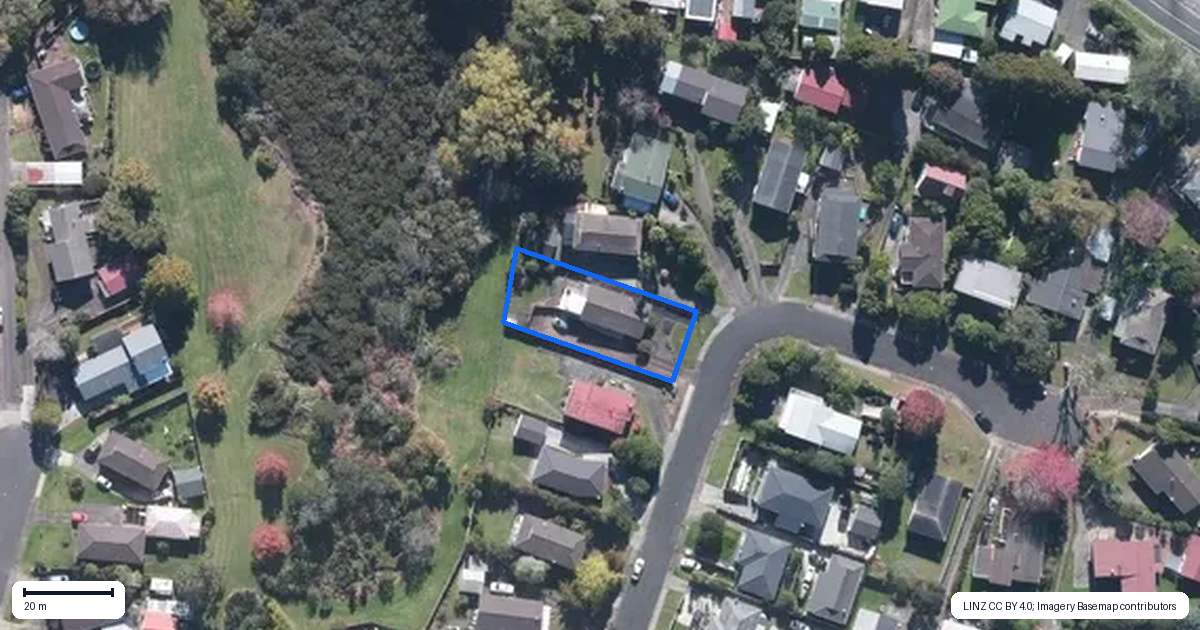 Property context map for 24 Preston Avenue, Henderson, Auckland