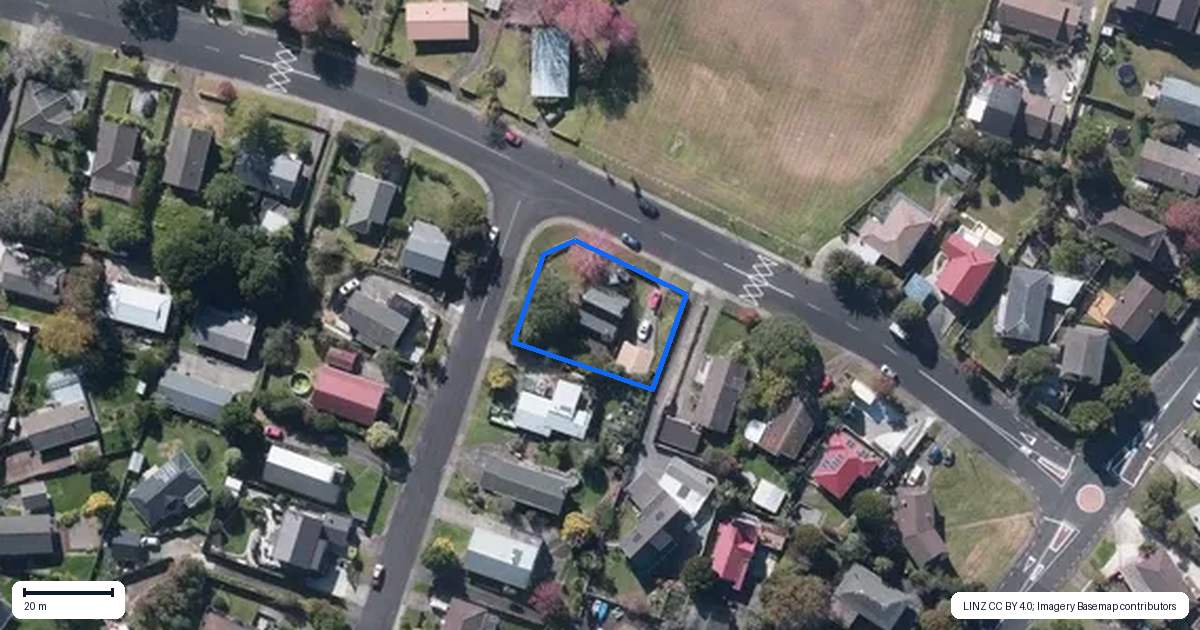 Property context map for 2 Raelene Place, Massey, Auckland