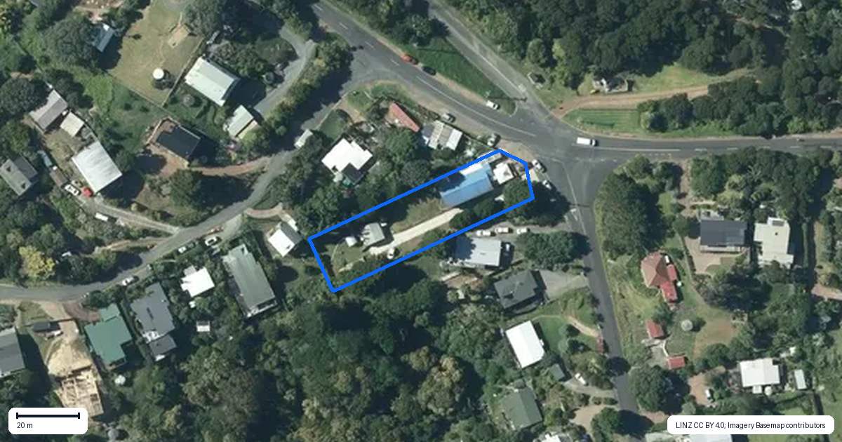 Property context map for 85 Ocean Road, Surfdale, Waiheke Island