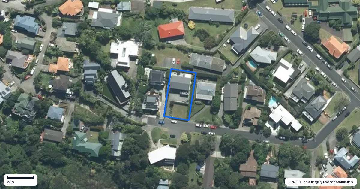 Property context map for 13 Wilding Avenue, Northcote Point, Auckland