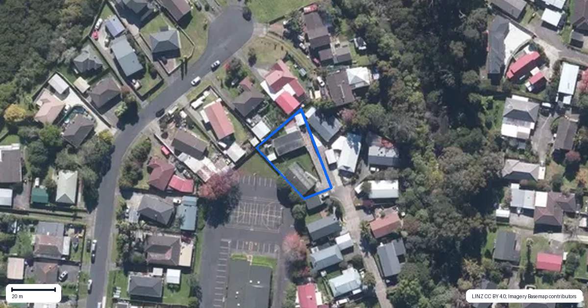 Property context map for 1/164 Universal Drive, Henderson, Auckland