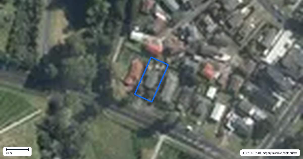 Property context map for 104 Parrs Cross Road, Sunnyvale, Auckland