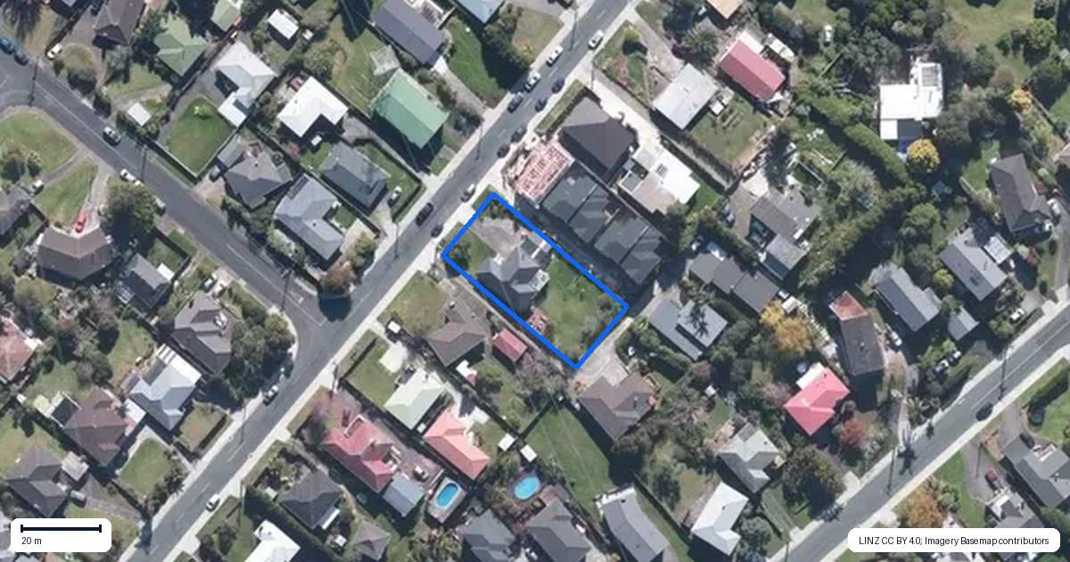 Property context map for 63 Tiroroa Avenue, Te Atatu South, Auckland