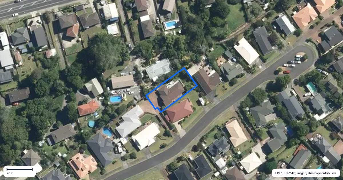Property context map for 16 Taupiko Place, Green Bay, Auckland