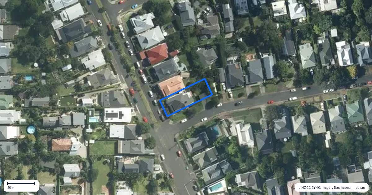 Property context map for 8 Shoal Bay Road, Devonport, Auckland