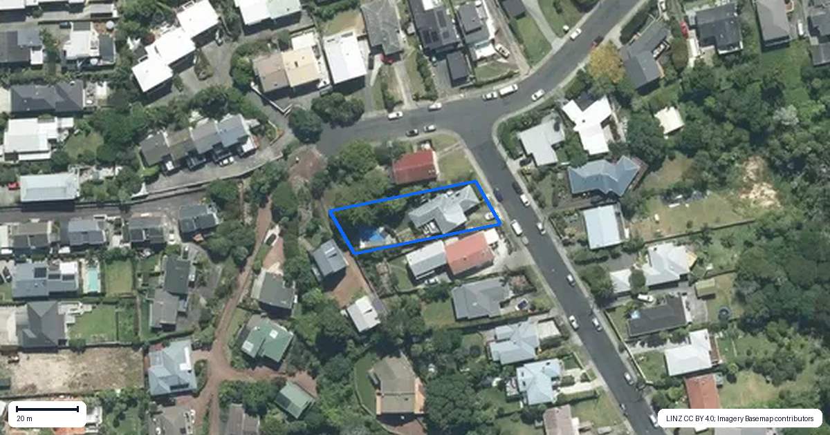 Property context map for 1 Felstead Street, Birkenhead, Auckland