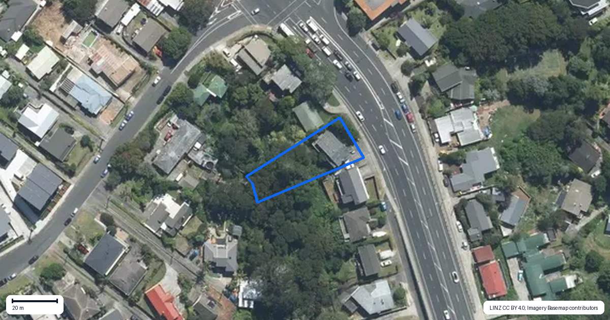Property context map for 612 Glenfield Road, Bayview, Auckland