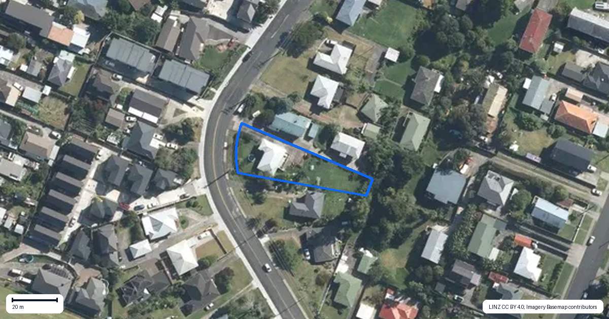 Property context map for 7 Kelwyn Road, Kelston, Auckland