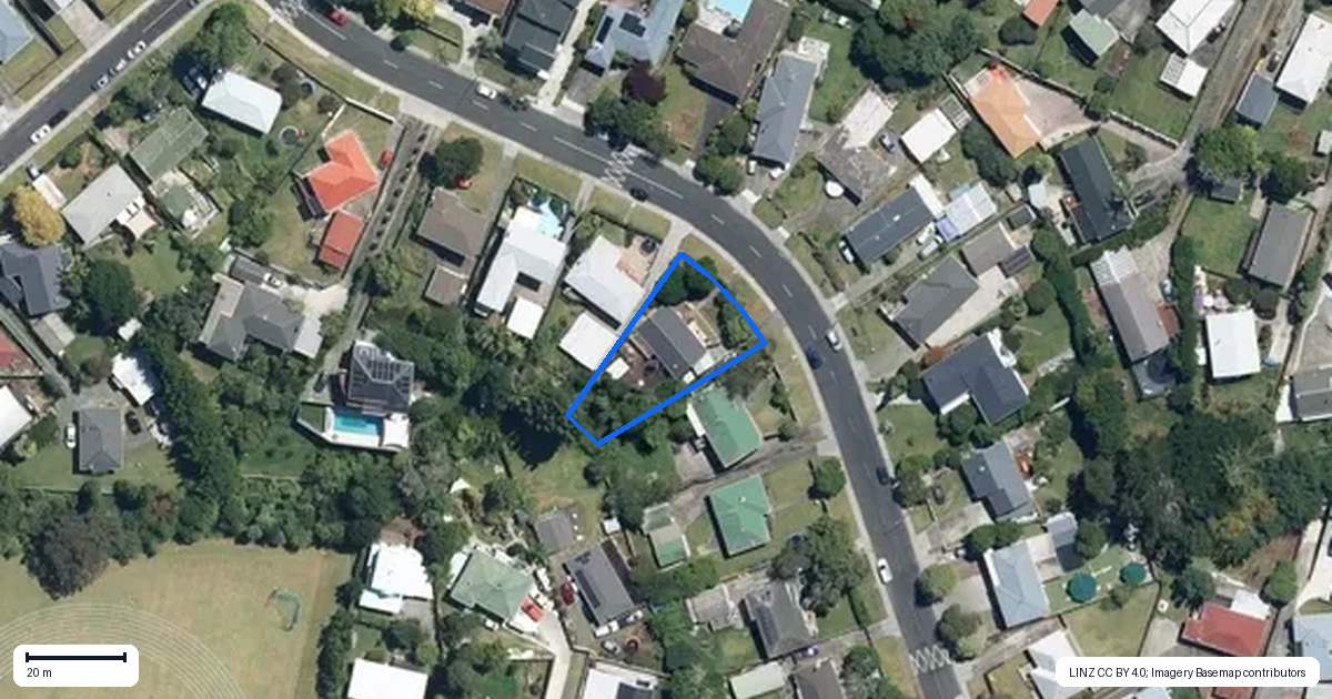 Property context map for 43 La Rosa Street, Green Bay, Auckland