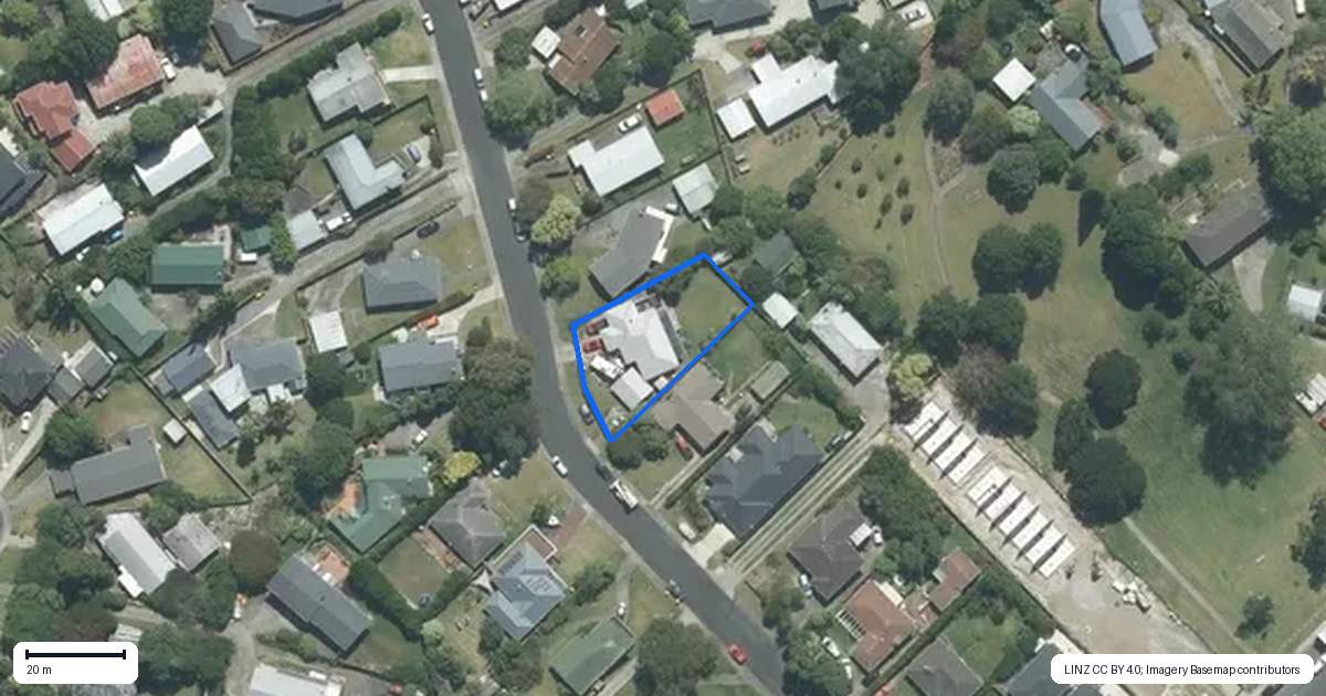 Property context map for 22 Rosalind Road, Glenfield, Auckland