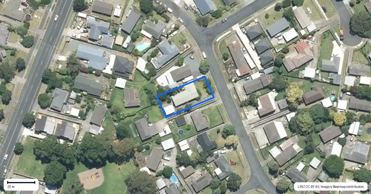 Property context map for 13 Becker Drive, Weymouth, Auckland