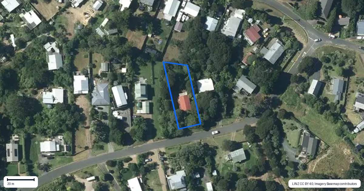 Property context map for 15 Waiata Road, Onetangi, Waiheke Island