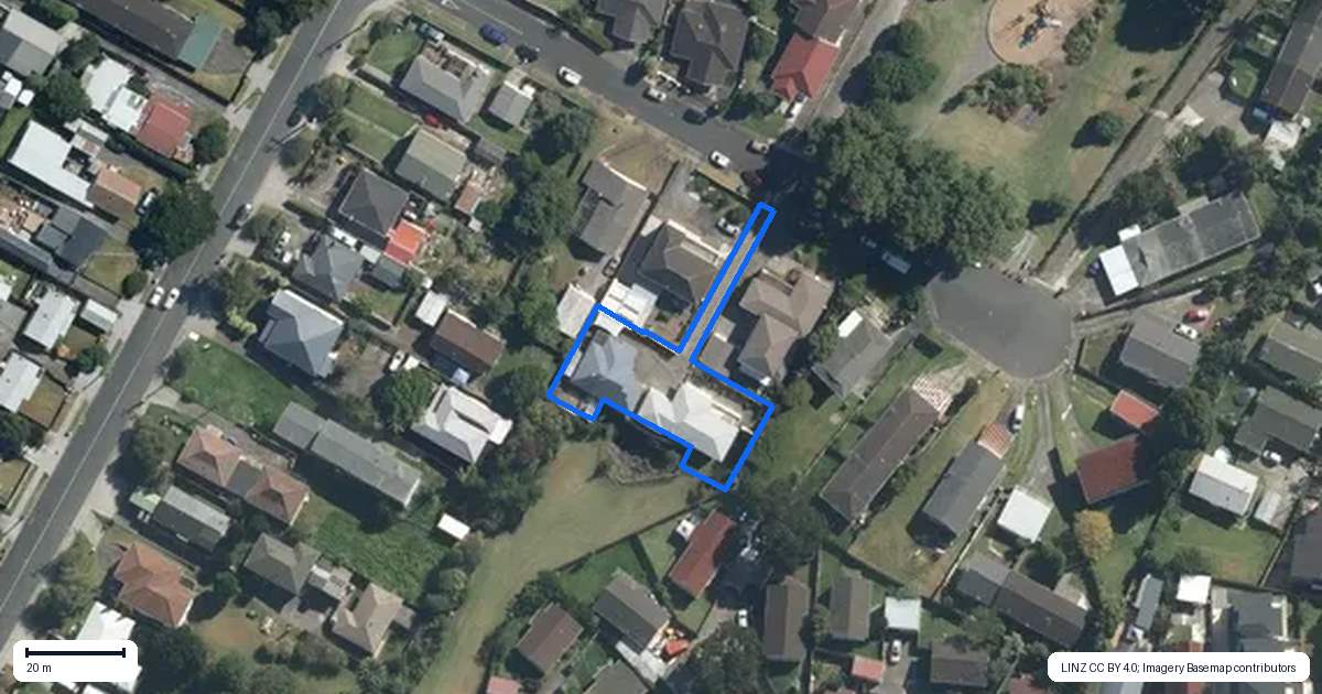 Property context map for 18 Lavas Place, Mount Wellington, Auckland