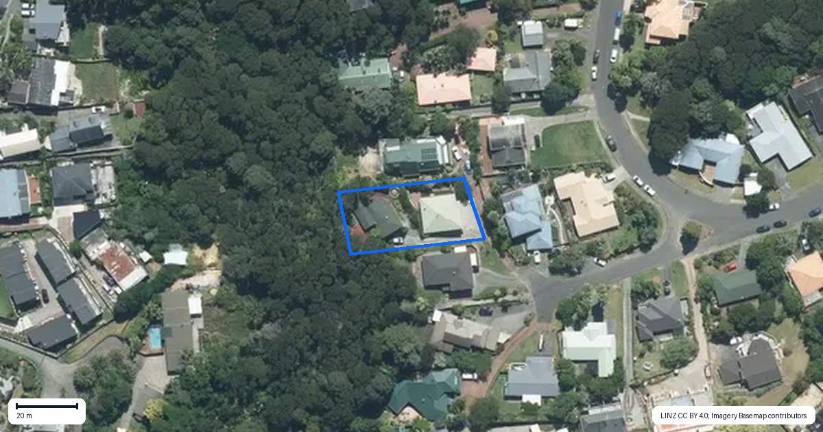 Property context map for 2/8 Dee Place, Torbay, Auckland