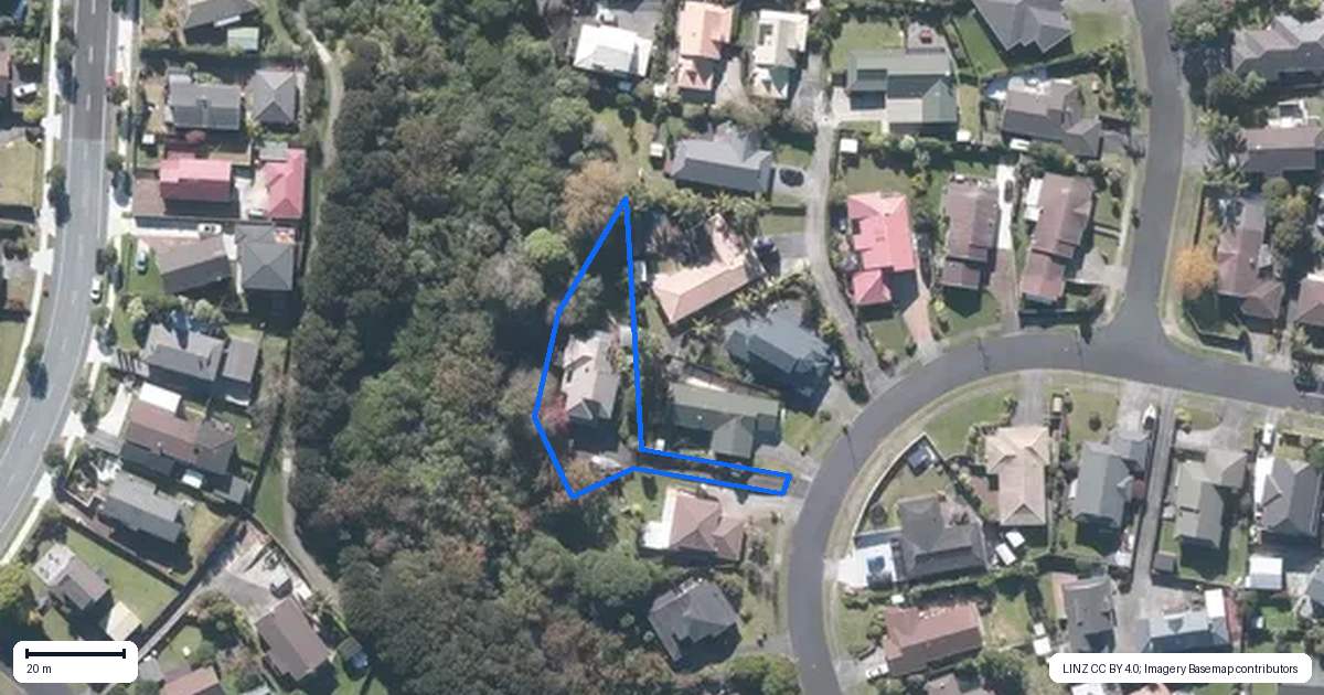 Property context map for 23 Pinewood Grove, Botany Downs, Auckland