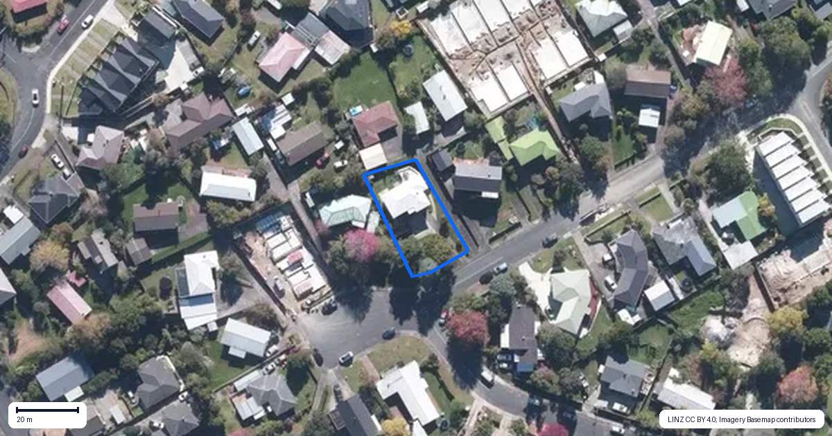 Property context map for 23 Dellwood Avenue, Henderson, Auckland