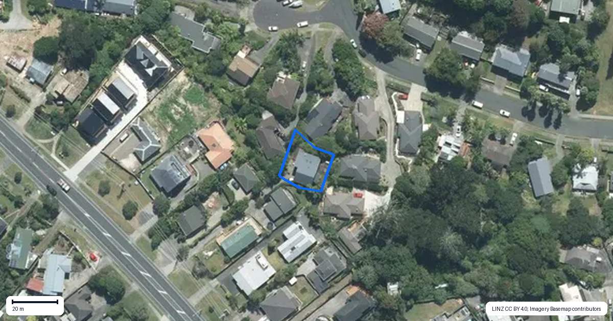 Property context map for 897B East Coast Road, Northcross, Auckland