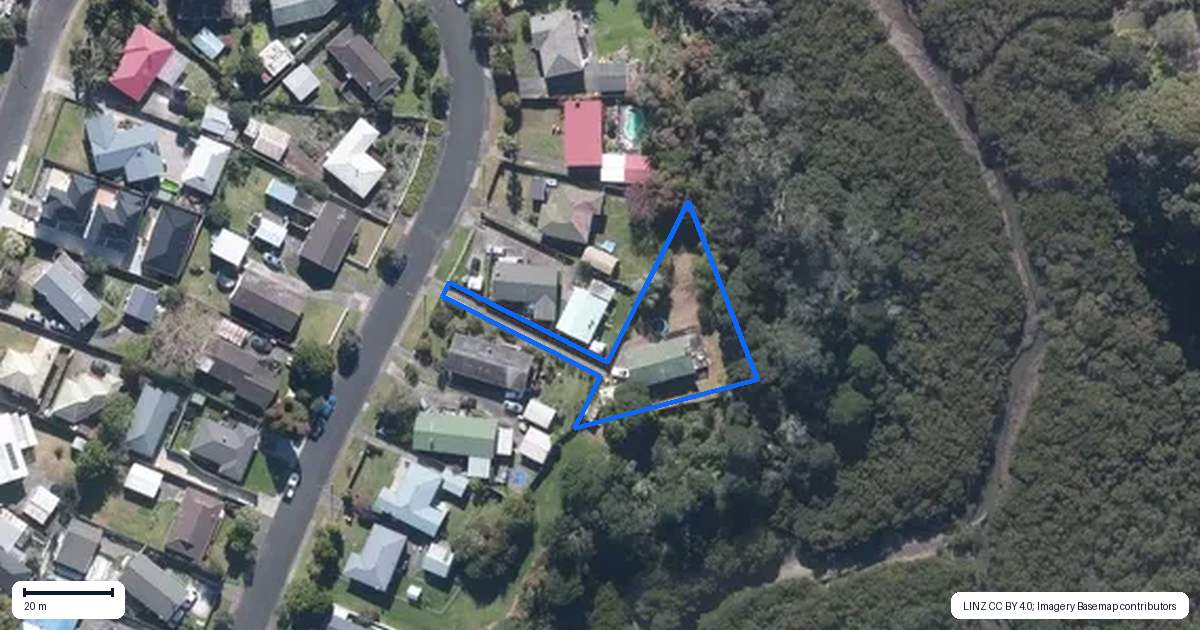 Property context map for 43 Riverpark Crescent, Henderson, Auckland