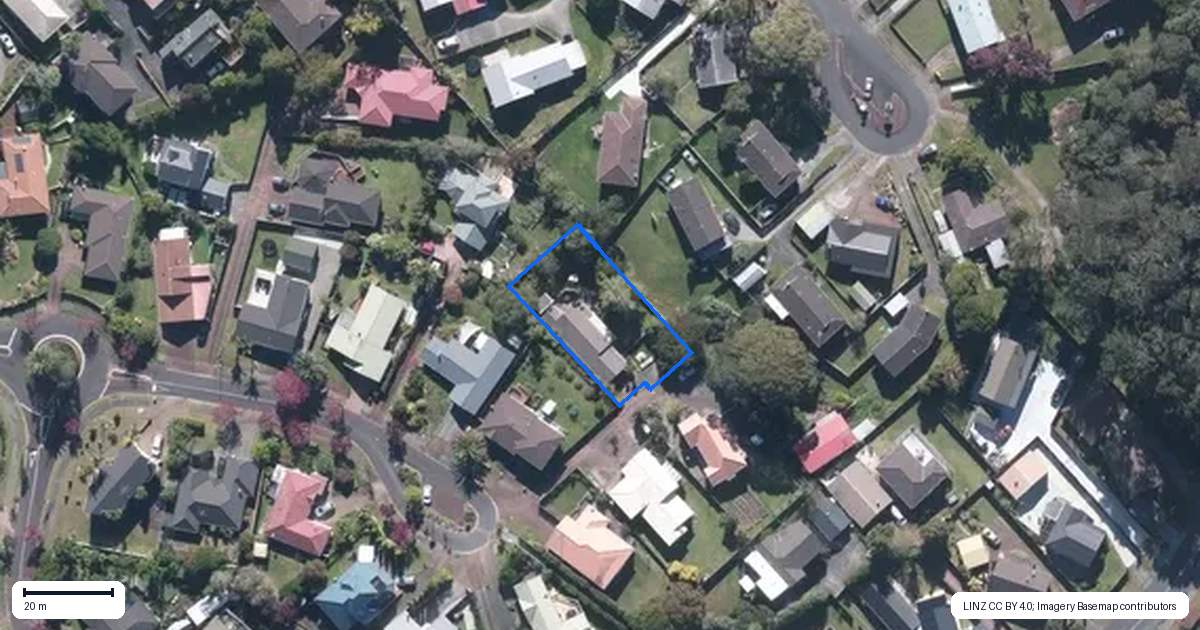 Property context map for 20 Queen Natalie Place, Massey, Auckland