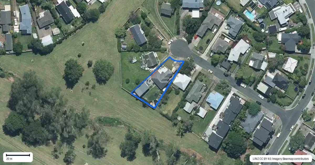 Property context map for 12 Bromley Place, Glen Innes, Auckland