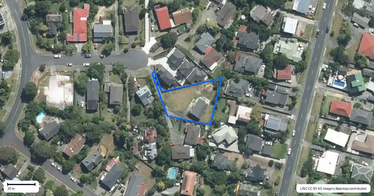 Property context map for 14 Dianthus Place, Browns Bay, Auckland